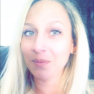 Meet your Posher, Dawnlee